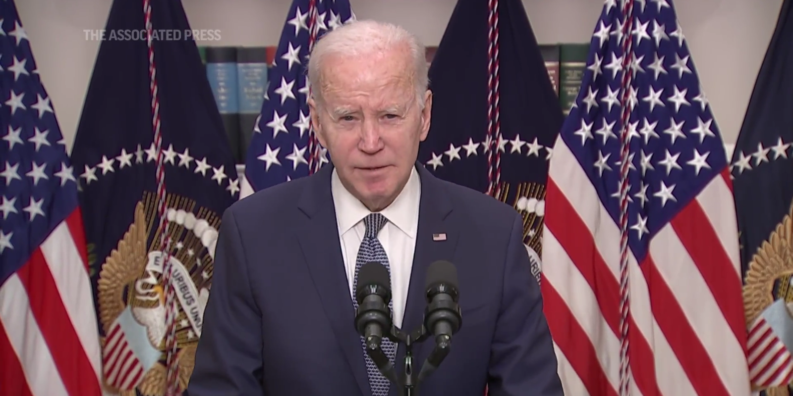 Shares drop by 75%, trading halted on dozens of banks after Biden declares 'US banking is safe'