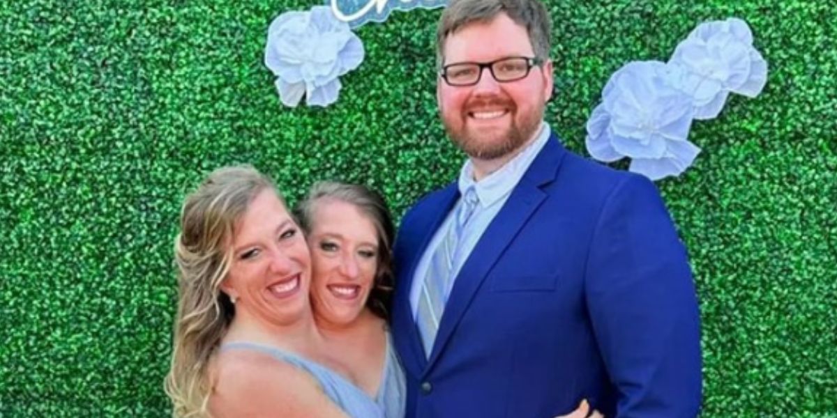 Conjoined twins who share body rumored to be pregnant after social media post following secret marriage