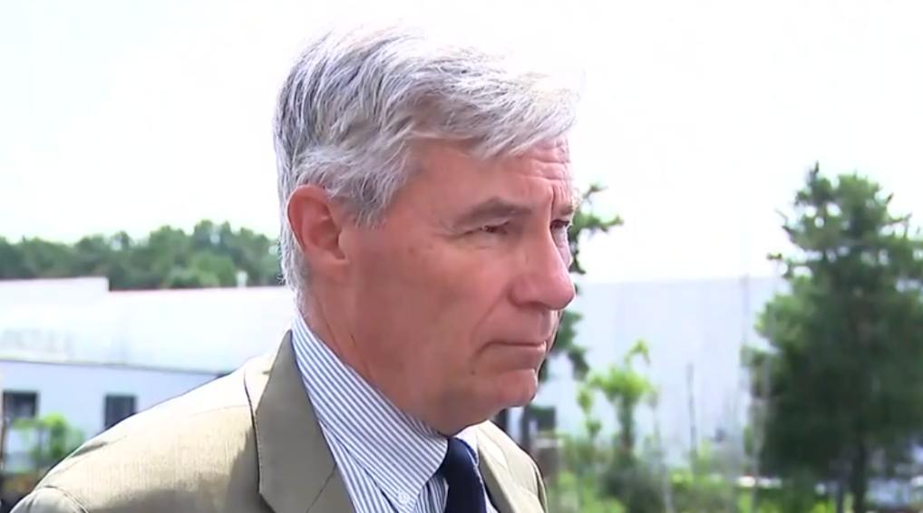 Sen Sheldon Whitehouse calls for DNC 'war machine' to take on Trump, GOP
