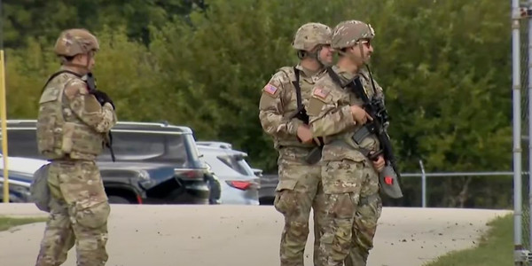 BREAKING: Federal appeals court says Trump admin can federalize Illinois National Guard—but blocks deployment