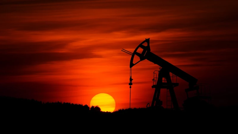 Oil Tumbles On Report Of US-Backed Russia-Ukraine Truce Deal