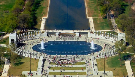 Defacing of World War II Memorial caught on camera