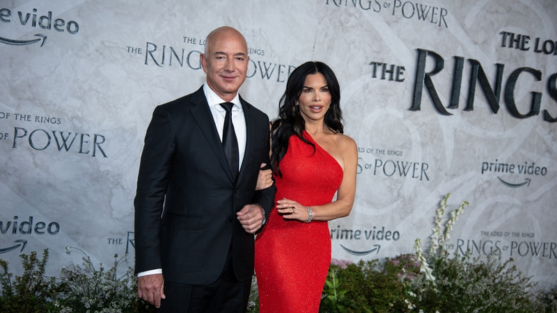 Explosive Bezos Critique—Is This the End for Democrats?