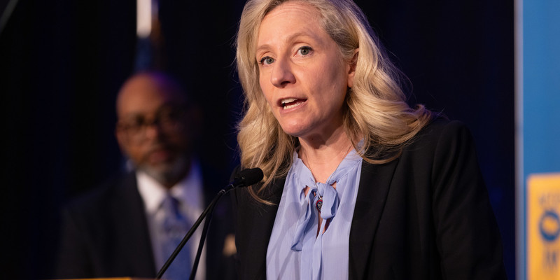 Spanberger touts endorsement from 'Republican' who left GOP, backed Kamala, defended Hunter Biden