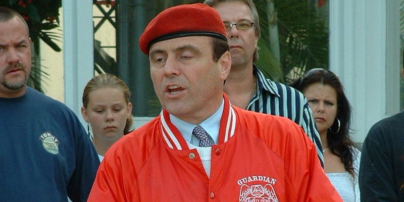 Curtis Sliwa will not quit mayoral race despite pressure for him to let Cuomo face Mamdani alone
