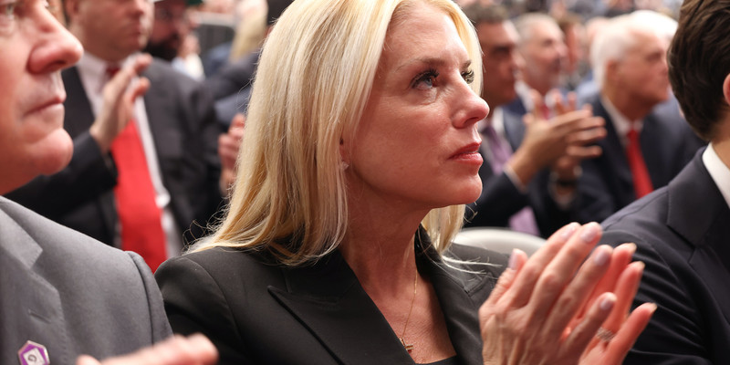 Bondi threatens legal sanctions on Minnesota officials for challenging ICE deployment