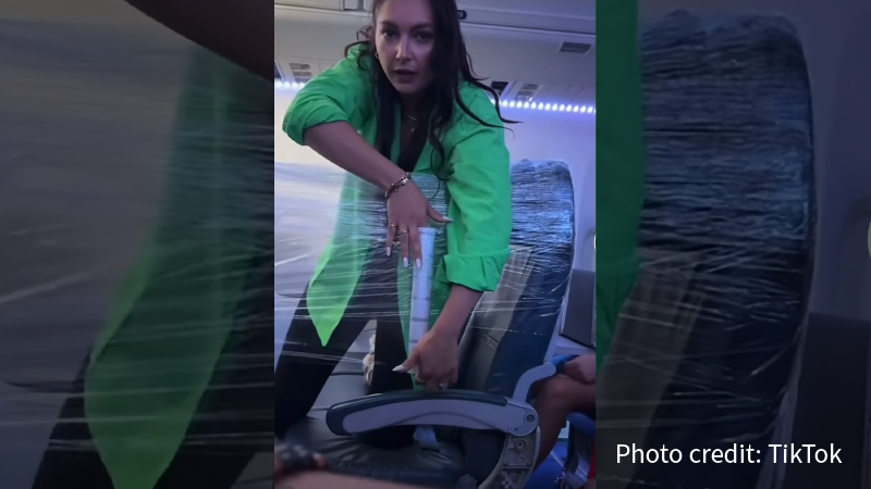 Passenger Kicked Off Flight For Turning Her Row of Seats Into a “Fort”