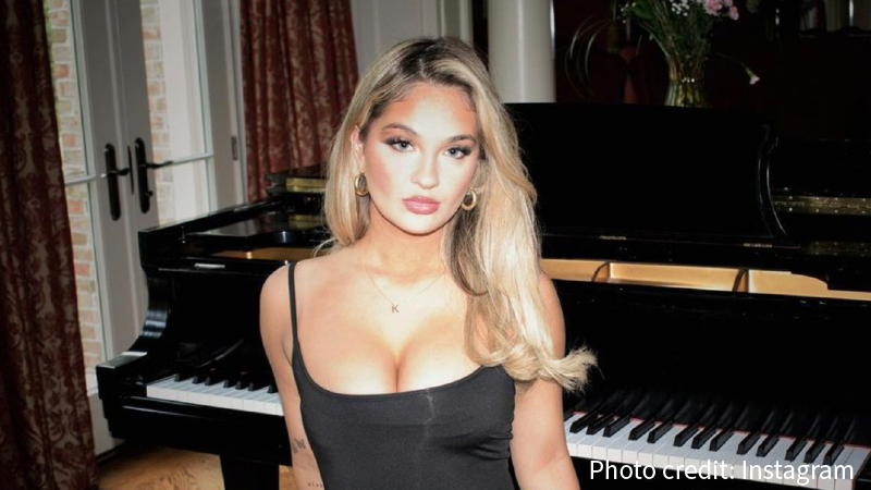 Kellyanne Conways “Playboy Bunny” Teenager Went To Prom With a Woman