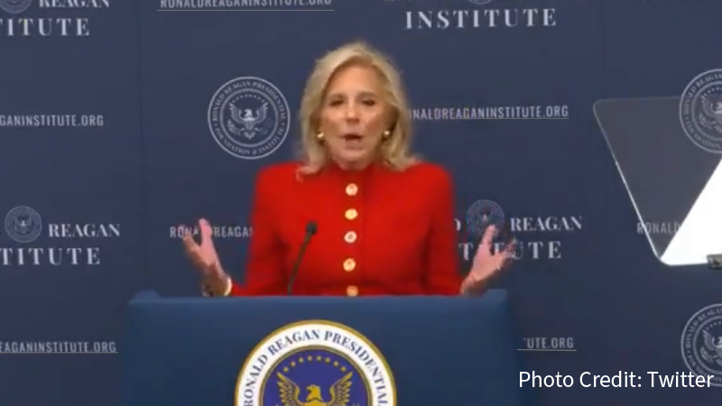 Jill Biden Has An Awkward Jeb Bush “Please Clap!” Moment 