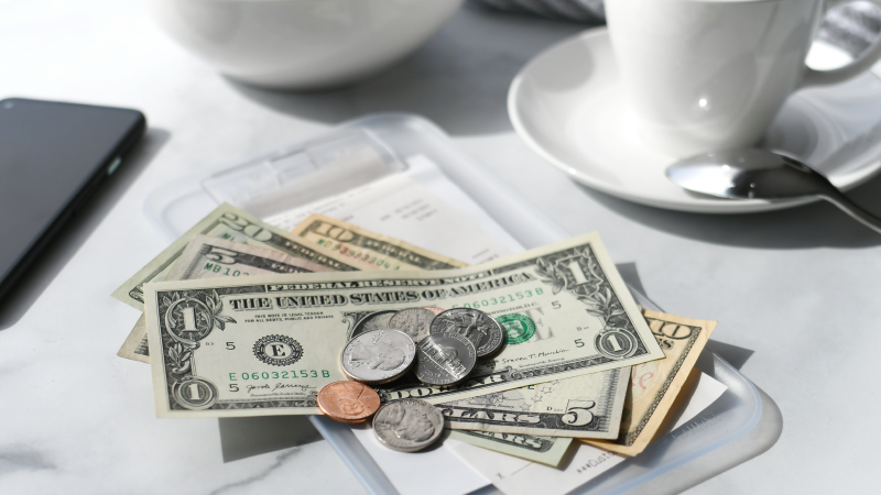 Man Gets Sued After Leaving His Blind Date and Her 23 Relatives at Restaurant