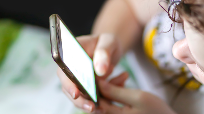 Woman Sent Man 159K Text Messages After Just One Date