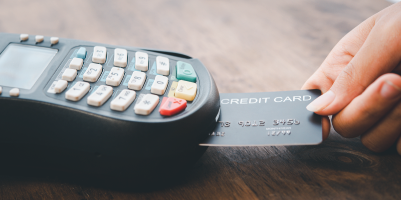 Customer Publicly Shamed by Credit Card Machine for Being a 'Bad Tipper'