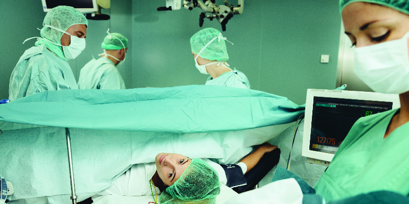 A Device the Size of a Dinner Plater Found in Woman’s Stomach 18 Months After C-Section 