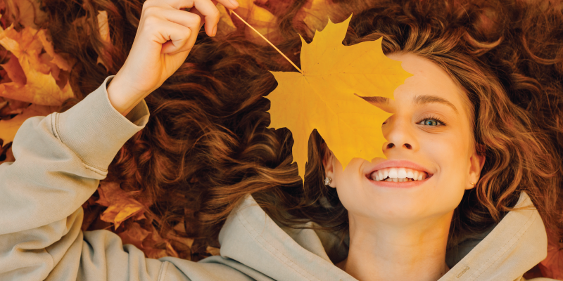 US Town Is So Sick of Girls Obsessed with Fall, They’ve Banned Influencers from Taking Photos