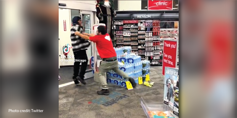 [VIDEO] Chicago CVS Employee Has Enough: Beats the Tar Out Unruly Customer