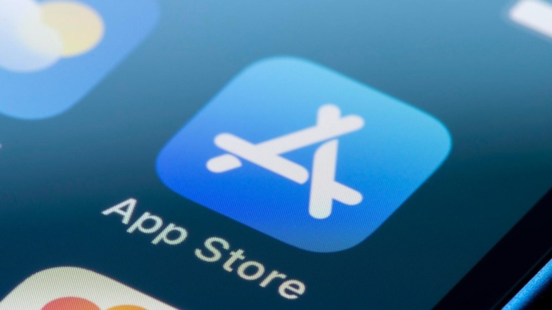 Mom Uses an App to Catch Her Son Having Sex with His Teacher