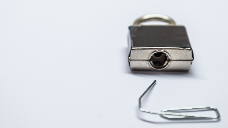 How To Pick A Lock With A Paperclip | waterandsupply.com