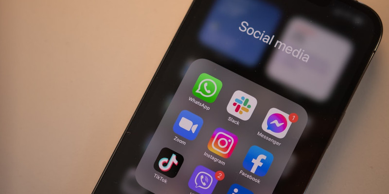 Congress Introduces Bill Requiring Thoughts Before Posting Online, Internet Declares Emergency